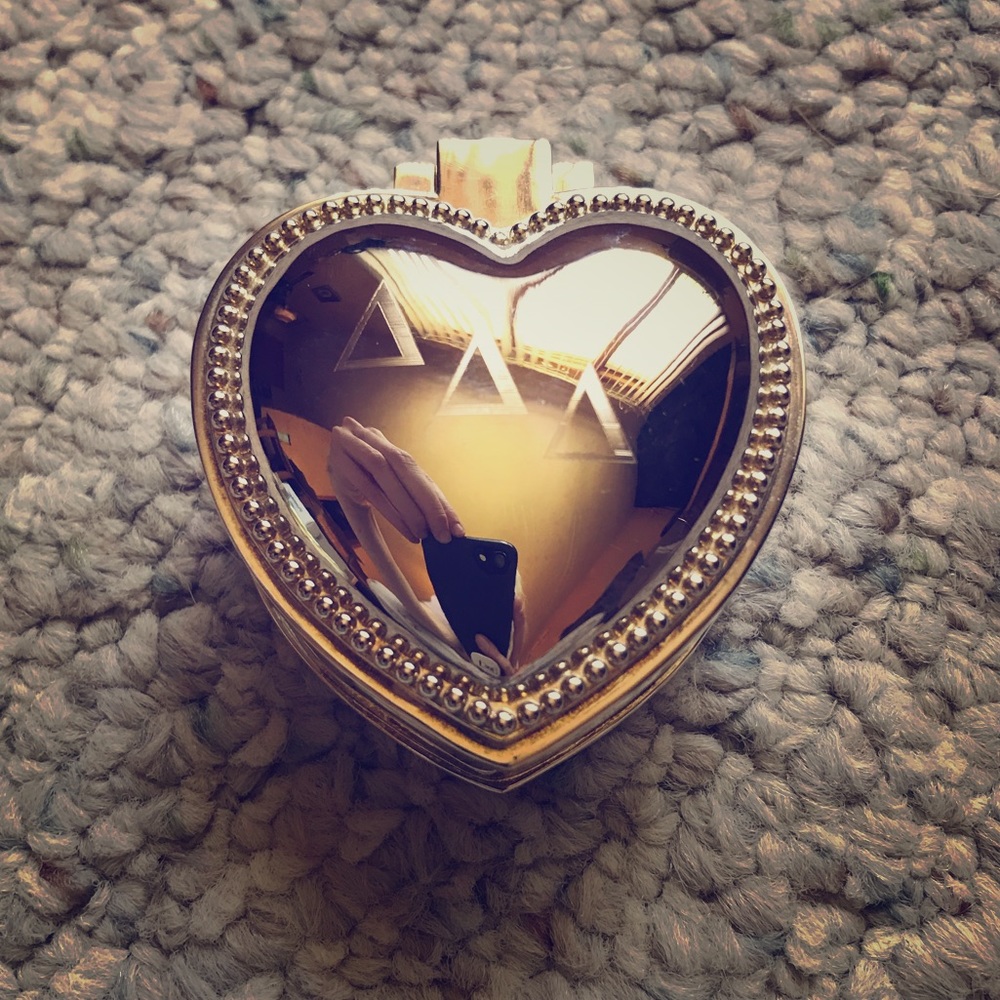 ❗️PRICE FIRM❗️Tri Delta Pin Holder